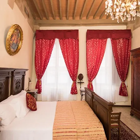All'ombra Della Torre Only Bed & Breakfast Siena