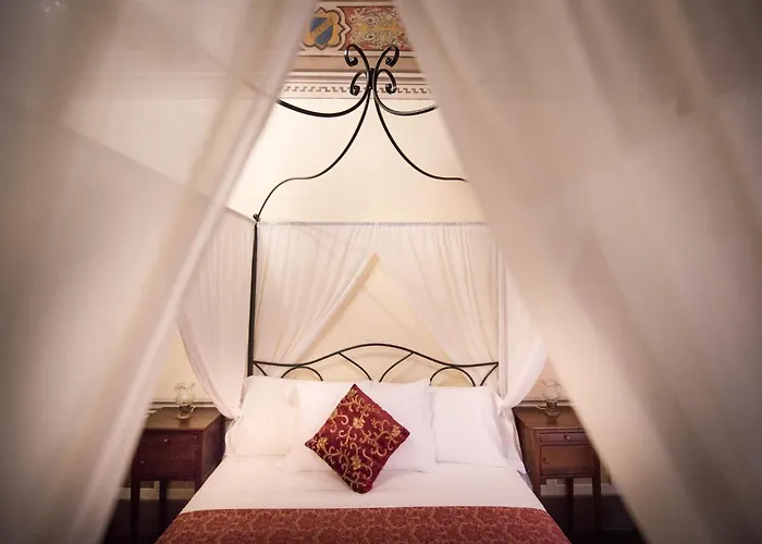 All'ombra Della Torre Only Bed & Breakfast Siena