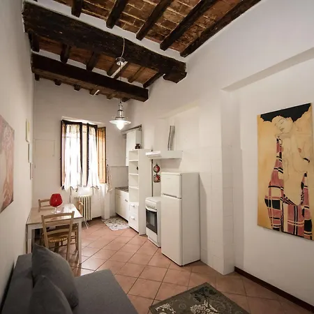 All'ombra Della Torre Bed & Breakfast Siena